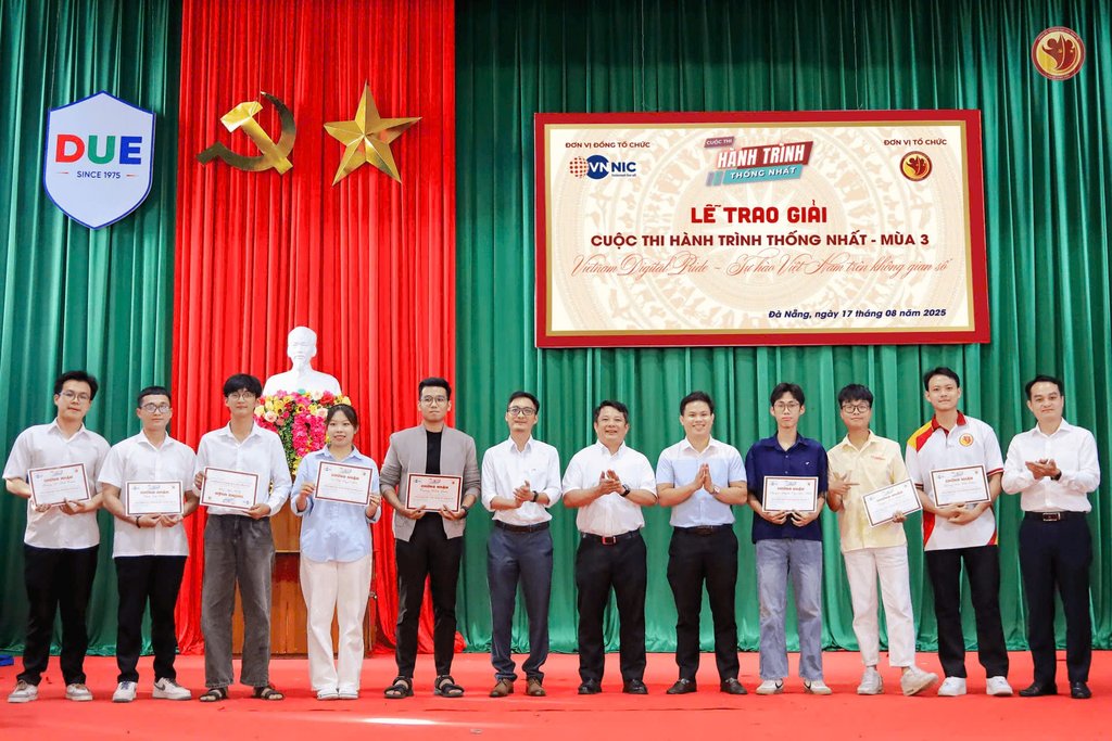 Chung kết cuộc thi thiết kế web 2025